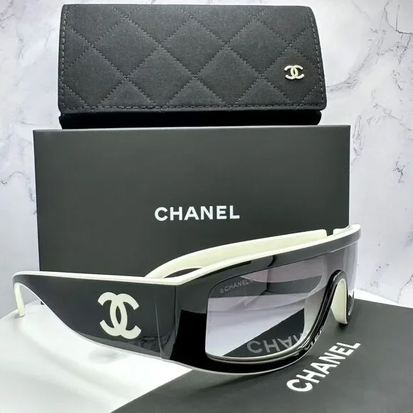 New CHANEL Sunglasses - Picture 7 of 16